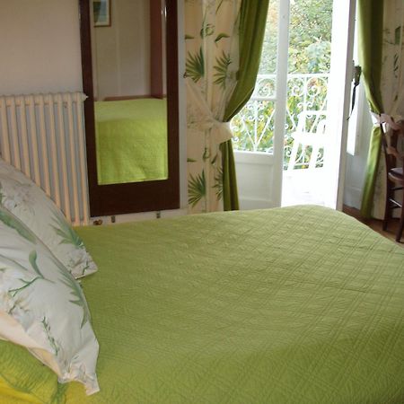 Castel De La Pique Bed & Breakfast Bagnères-de-Luchon Oda fotoğraf
