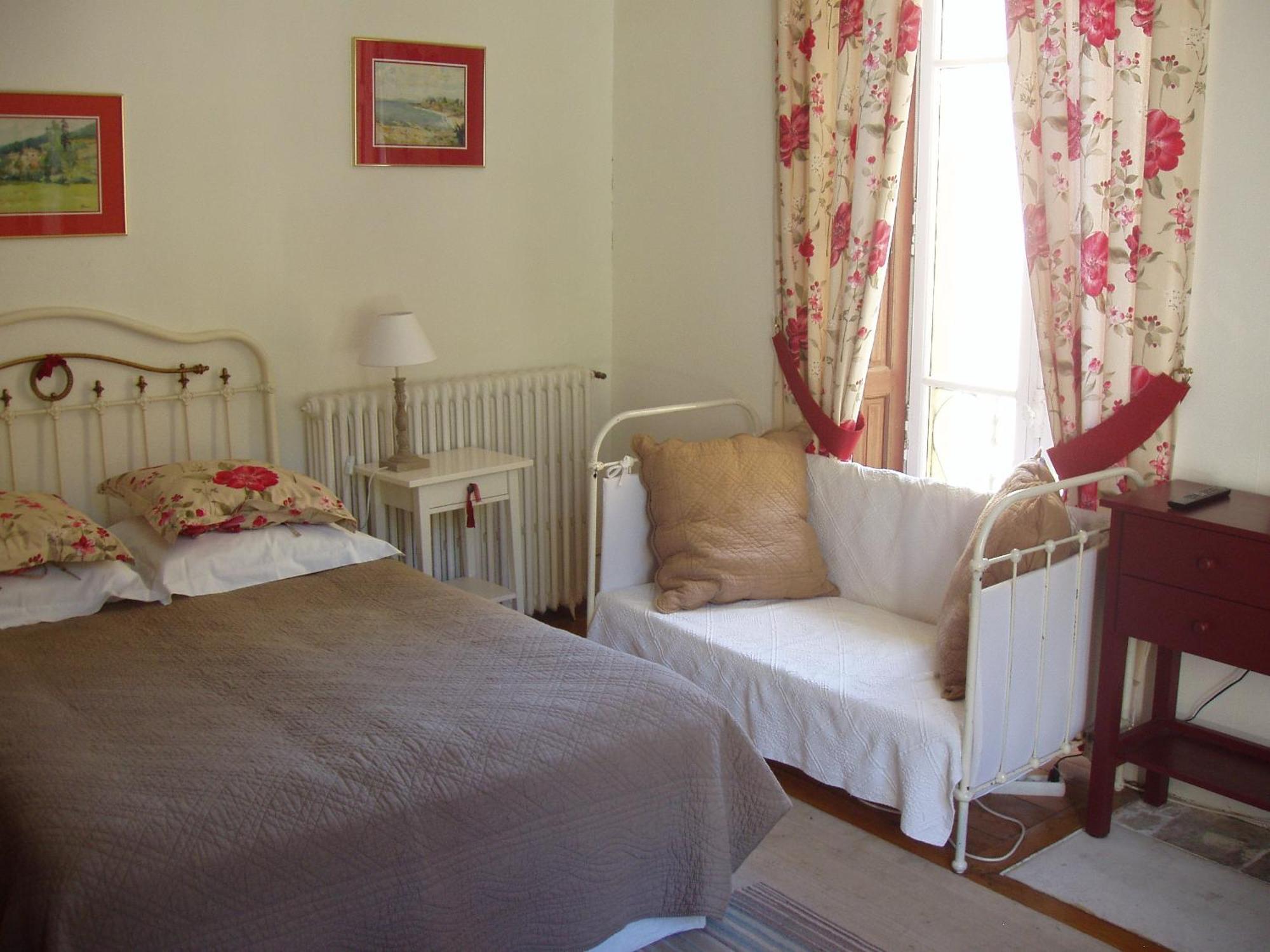 Castel De La Pique Bed & Breakfast Bagnères-de-Luchon Dış mekan fotoğraf